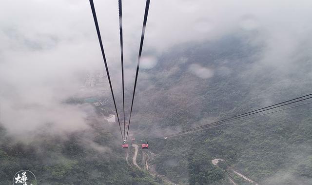 世界上最长的高山索道,从市中心直通山顶,单程运行都要近半小时