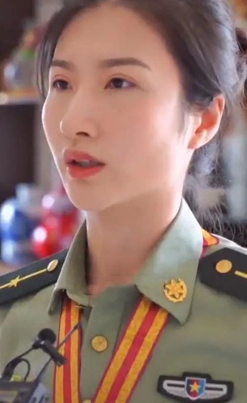 23岁女少尉,一等功!