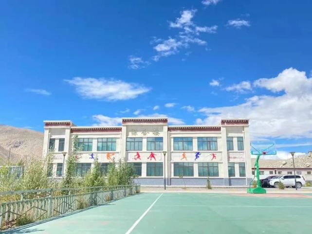 西藏日喀则定日县曲当乡扎小学与我县这所小学缔结友谊