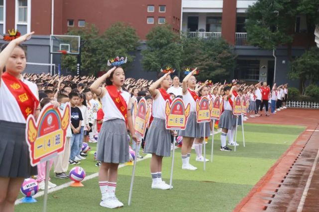 嗨,新学期,"神兽归笼"!直击江北新区各幼儿园,小学开学第一天