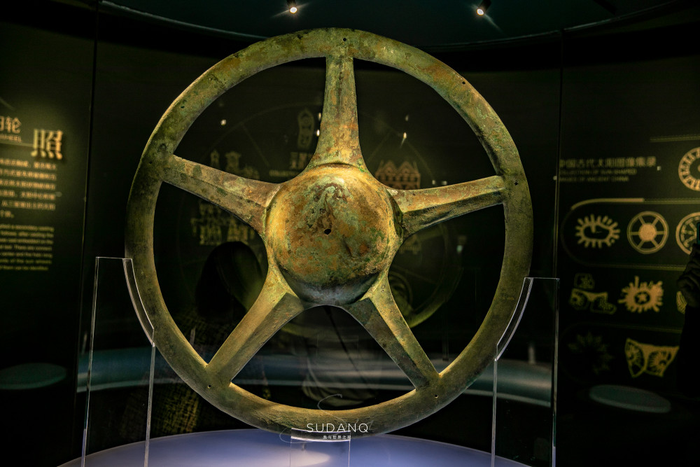 三星堆号称“世界第九大奇迹”，出土文物震惊世界，古老文明太神秘_腾讯新闻