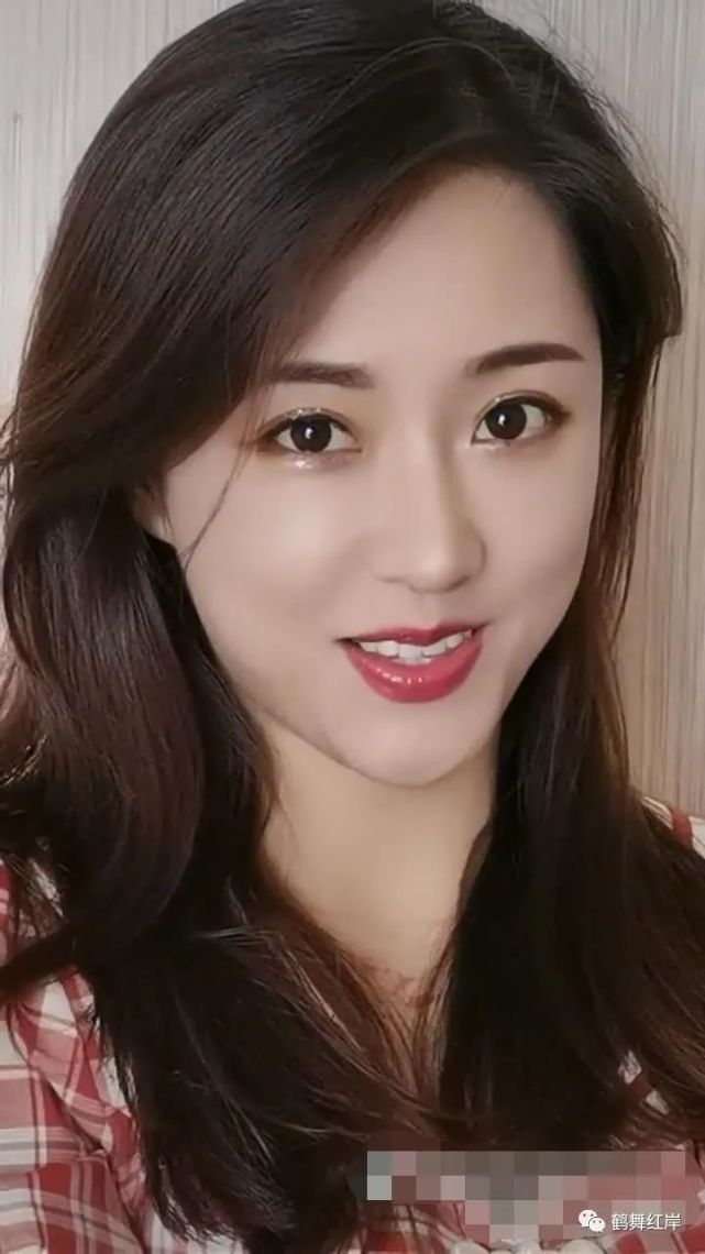 这个山东姑娘火了,全网都在和她比美,至今还没有能够