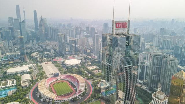 广州中信广场位于天河区天河北路上,曾是广州市最高的建筑物.