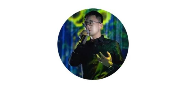 DƬ