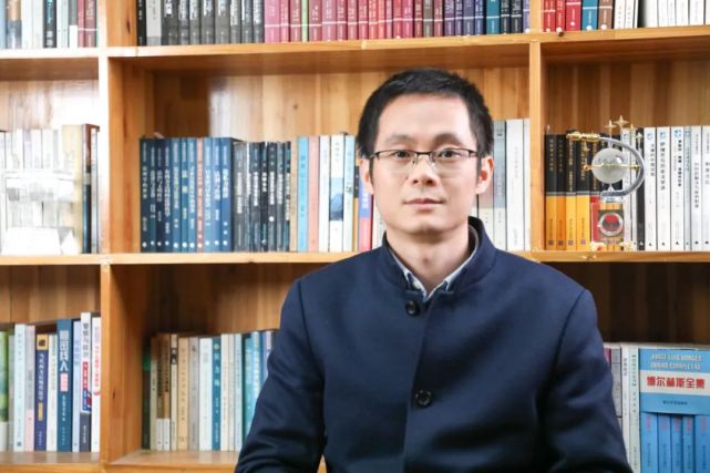 大学法学院领导班子近日调整,校长助理徐涤宇教授不再兼任法学院院长