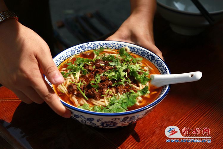 忻州古城:镜头里"品味"诱人的特色美食