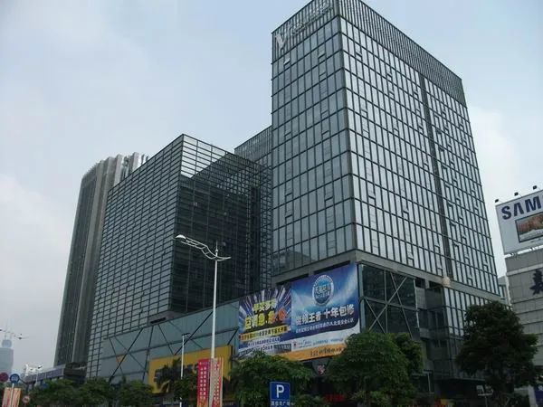 其中海德·第一国际的门面海德广场(即壹号广场)月租均价62.