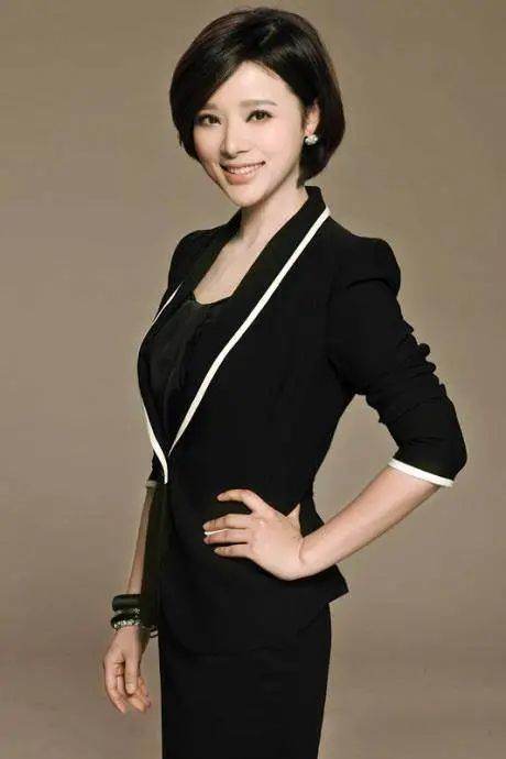 央视真正的十大美女主持人,两位38岁至今未婚