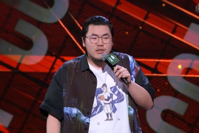 《脱口秀大会4》:新人高歌猛进,杨笠"江郎才尽"?