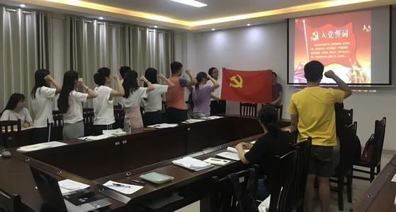 大学生想入党,"2个人"是关键,需要提前维护好关系