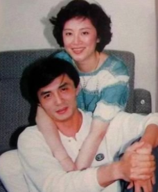 "弃夫出国",单身29年无子女,凭《庐山恋》爆红的张瑜近况如何