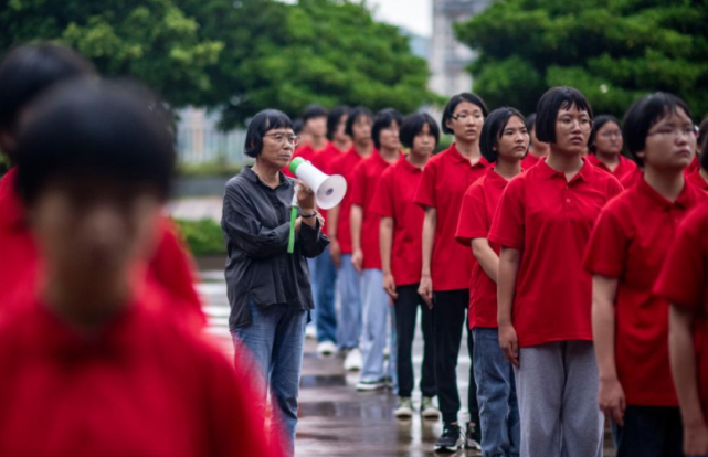 毕业后我就成了你,周云丽放弃编制,回华坪女高接力