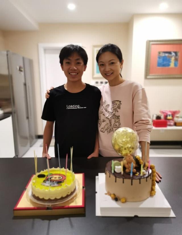 陈婷19岁为张艺谋辍学未婚生下3个孩子她如今怎么样了