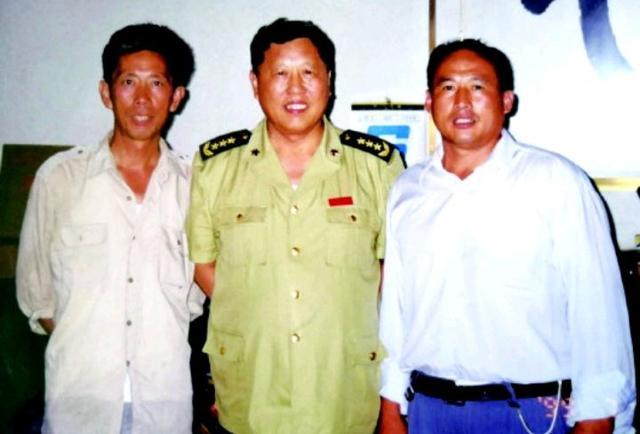 1988年实行新的军衔制,兰州军区配备2位副司令员,授予