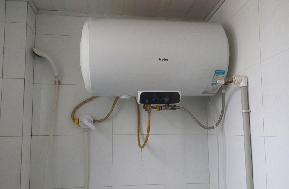 燃气热水器和电热水器哪个更合适?老行家教你选不出错