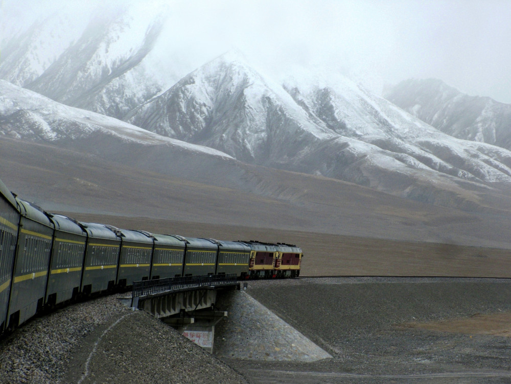 5万根"热棒",青藏铁路两旁的"禁卫军",原来大有用途