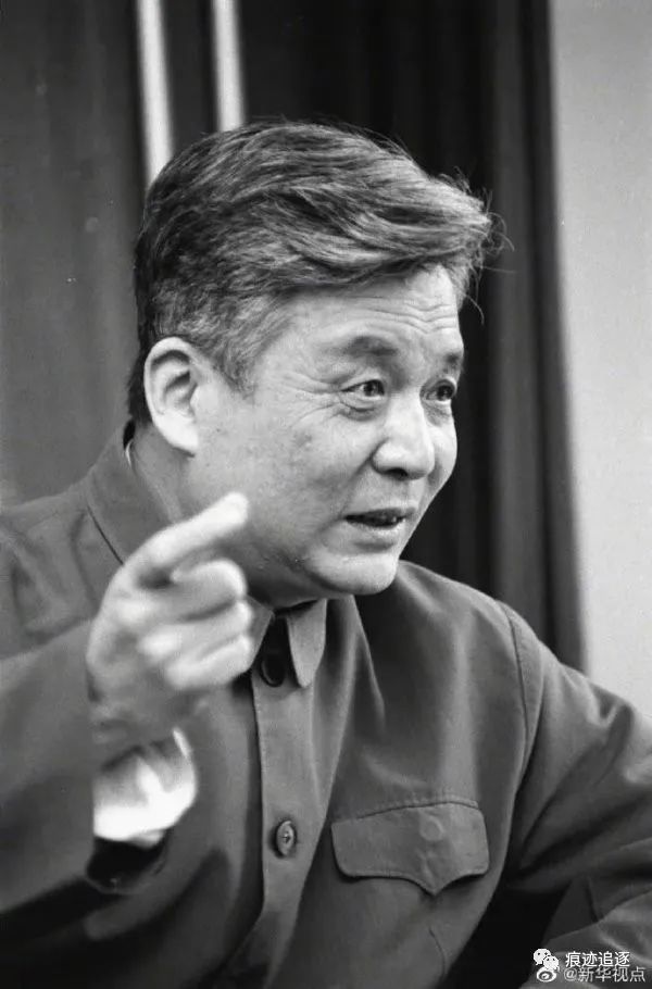 心有大我至诚报国致敬两弹一星元勋邓稼先