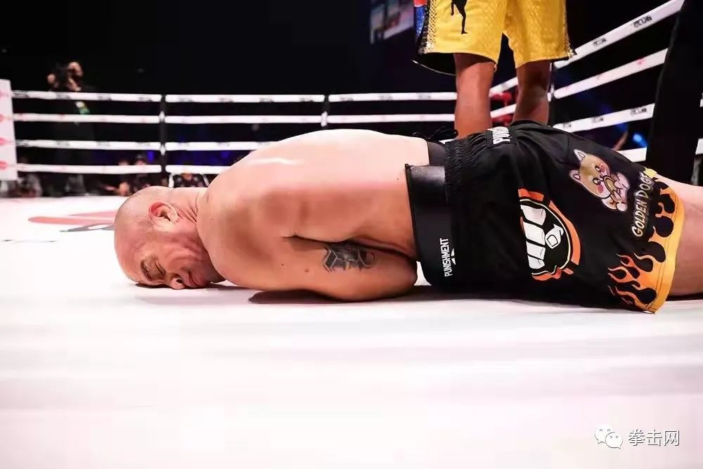 ufc前冠军席尔瓦首回合秒杀奥提兹职业拳击再次获胜