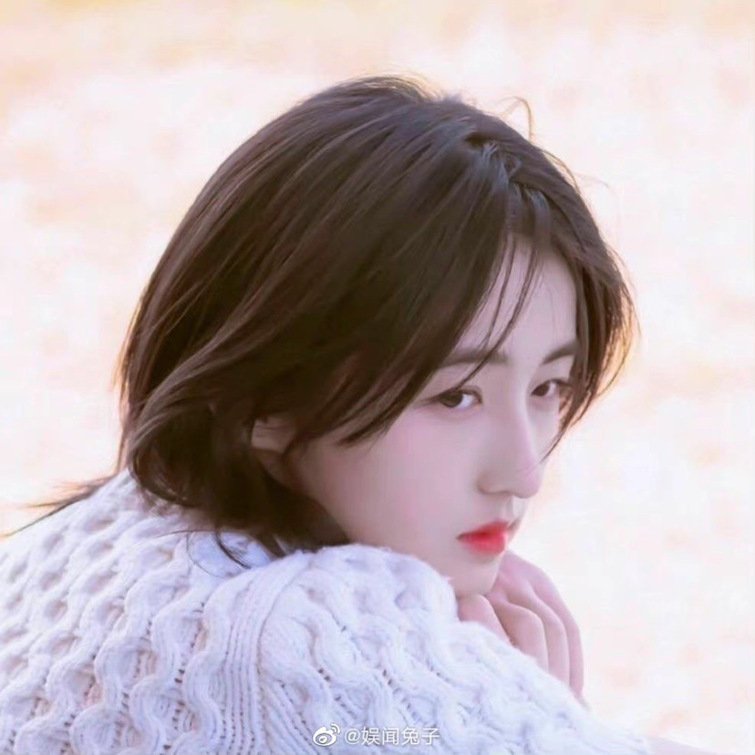 张子枫头像|是宝藏女孩呀