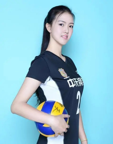 张常宁,1995年出生于江苏,中国国家女子排球队运动员,司职主攻,第十三