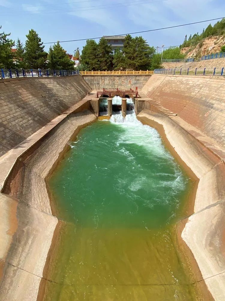 亚洲最大的沙漠水库—甘肃武威民勤红崖山水库