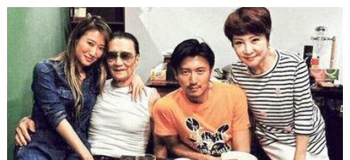 谢贤欠赌场几千万,邓光荣出面帮忙都没用,何鸿燊要帮