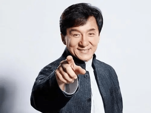 67岁成龙尽显老态,头发稀疏成"空气刘海",或将会是退