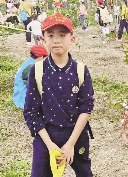 十佳小记者风采吴嘉豪小记者团改变了我