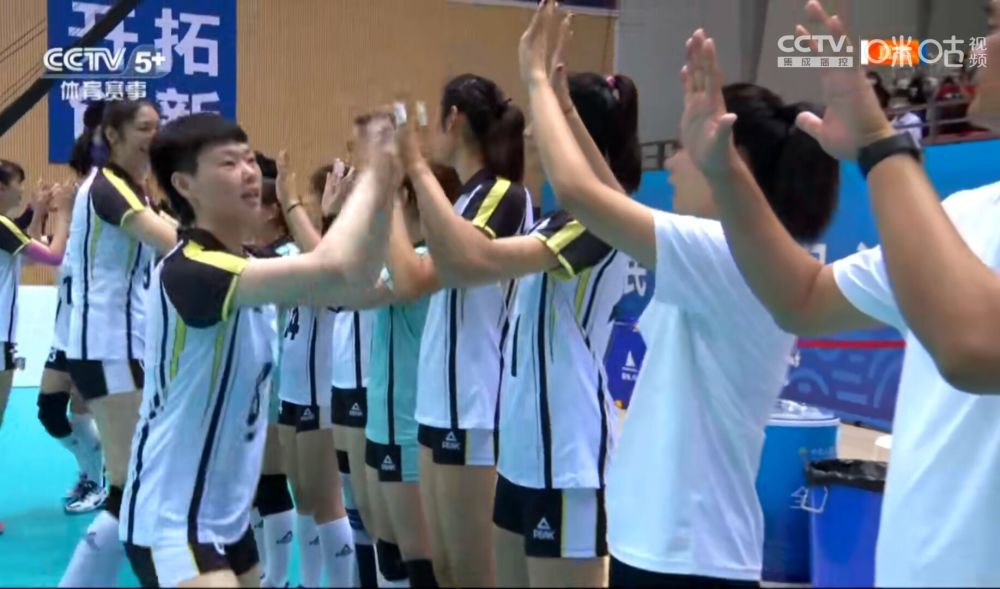 河南女排:主攻:韩雯雅,蔡晓晴,副攻:李培佳,毛钧怡,接应:翟嗣琪,二传