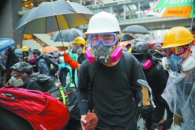 乱港分子借游戏,舆论渗入香港,台湾背后推波助澜