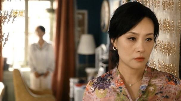 婆婆的镯子婚姻中女人的愚蠢行为之一就是对婆婆太好