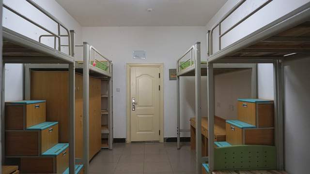 武昌理工学院从去年起对学生宿舍逐步进行升级改造,去年西七,西九,东