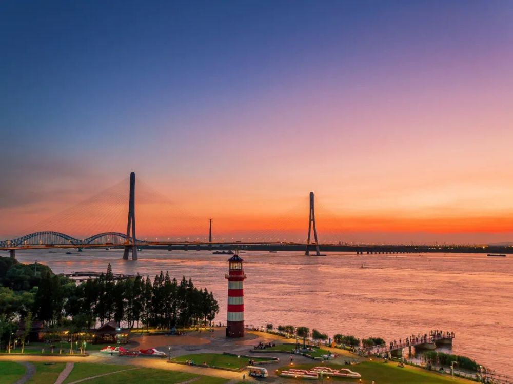 南京旅游世界尽头的日落鱼嘴公园