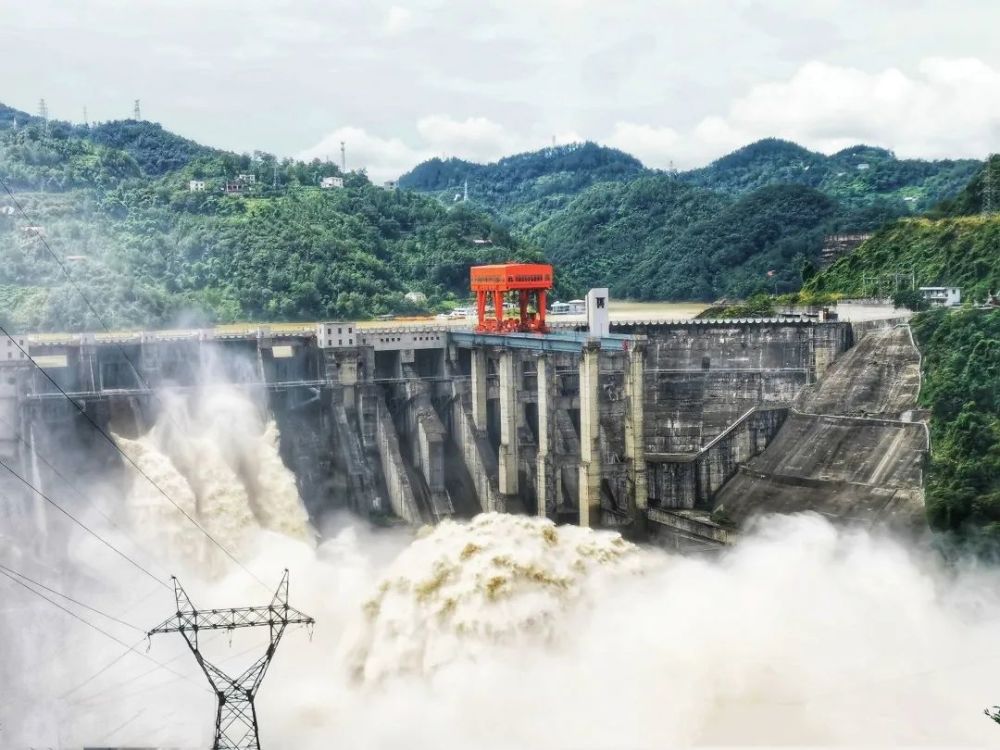 洪峰迅猛,汛情告急!安康水电厂坚守生命线智斗双洪峰