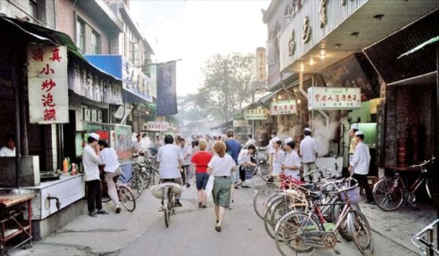 90年代西安老照片,图中街头景象,生活场景,是你记忆中的样子吗_腾讯网