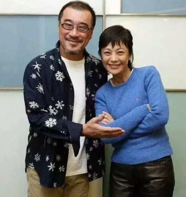 久违!63岁李宗盛近况曝光:头发花白显老态,看起来像吉他工匠