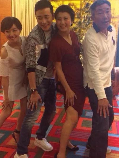 老戏骨杜源:4岁认识爱妻,结婚39年零绯闻,女儿成了最大骄傲