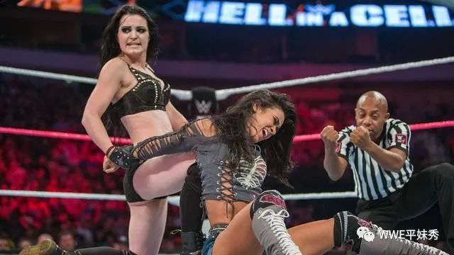 wwe佩奇没内衣_wwe佩奇图片(3)