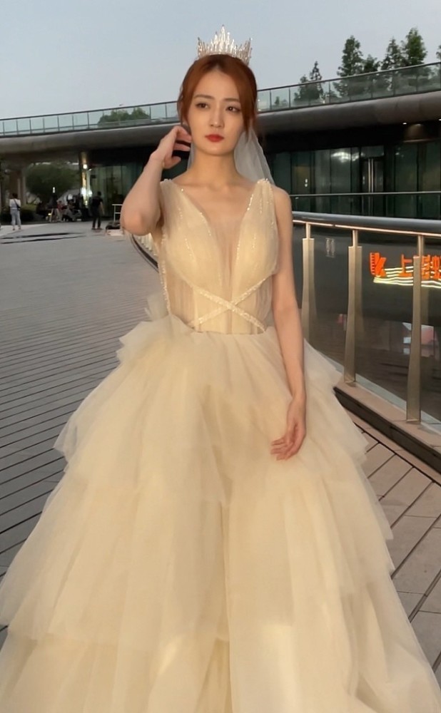 徐璐婚纱_徐璐婚纱裙图片