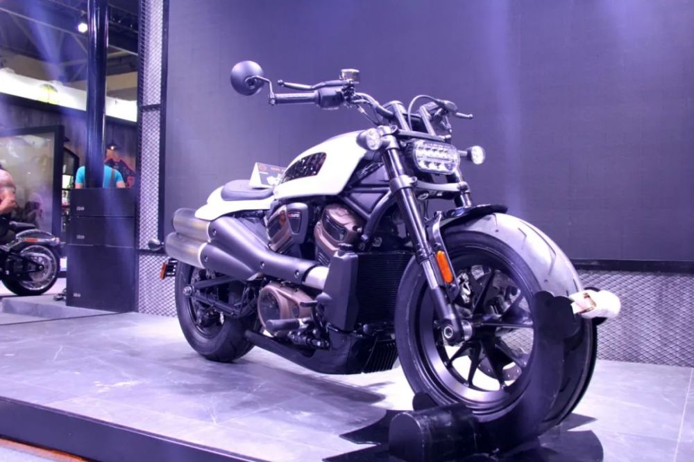 哈雷戴维森全新性能摩托车sportster s正式亮相于2021