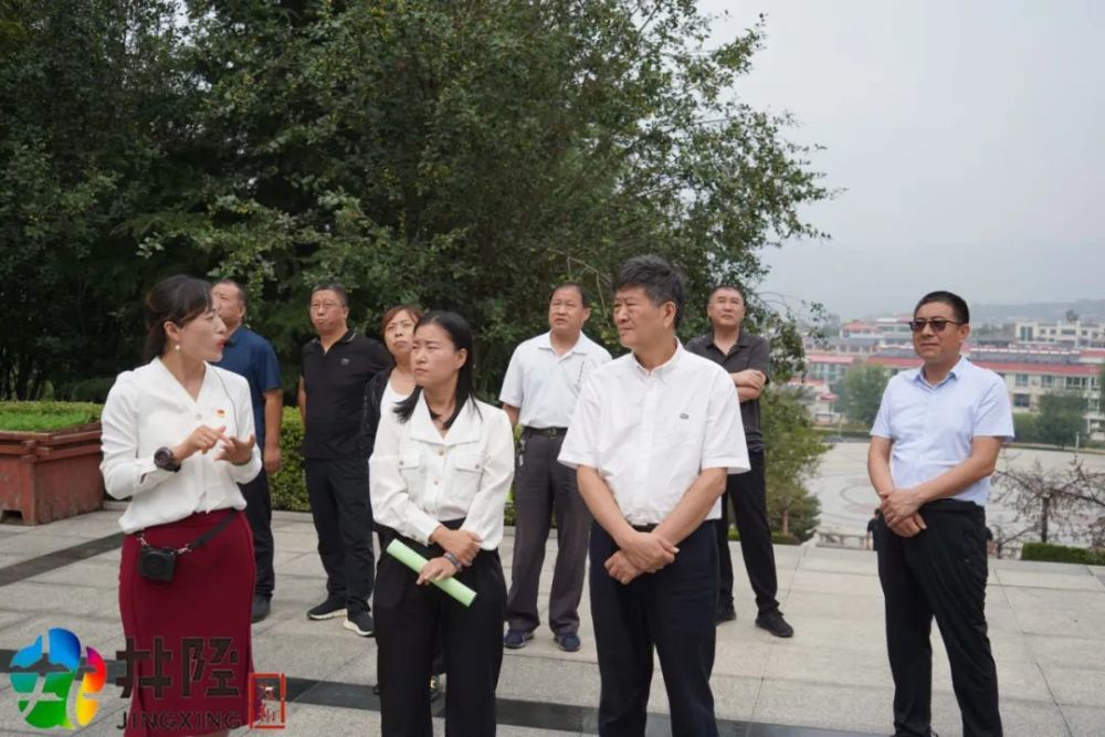 上午,由国家林草局生态司原司长赵良平,省林草局生态修复处处长耿立锋