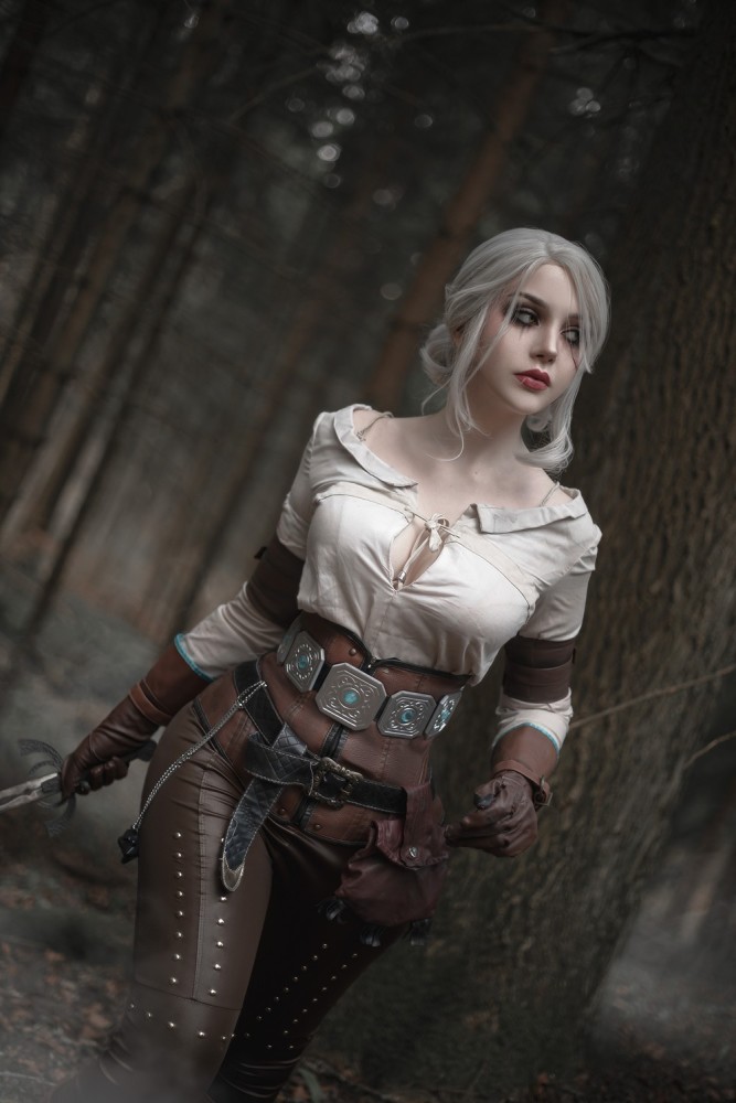最后一页 希里(ciri)作为《巫师》系列中的主要角色之一,深受玩家的