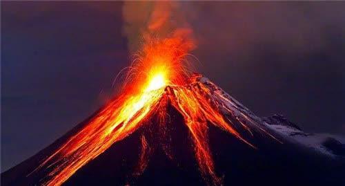 史上最大火山爆发,3万人瞬间化为尘埃,仅3人阴差阳错