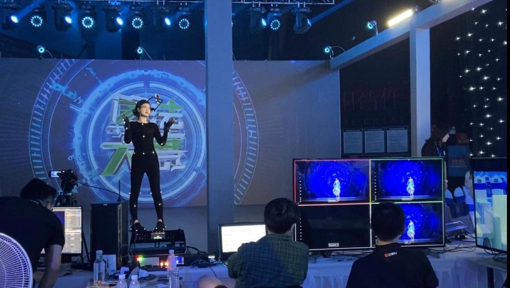 "最美主持人瑶瑶"来了,她满足了亚洲人审美的"最大公约数"