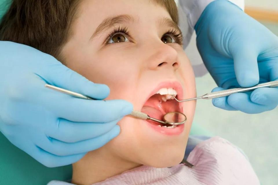 孩子几岁开始需要看牙医?这几个关于孩子口腔的误区别再犯!