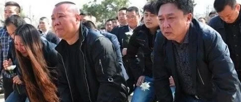 郭德纲携于谦与侯耀文女儿侯瓒庆中秋同框关系融洽感情好