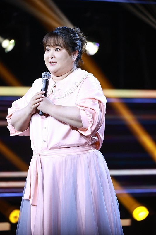 贾玲真的很会搭配穿的裙子可爱还甜美比其他女明星更有特色