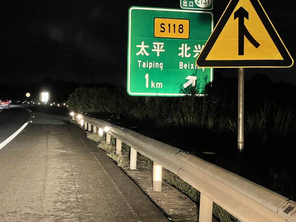 广韶高速沿线66座桥梁增设防坠落网