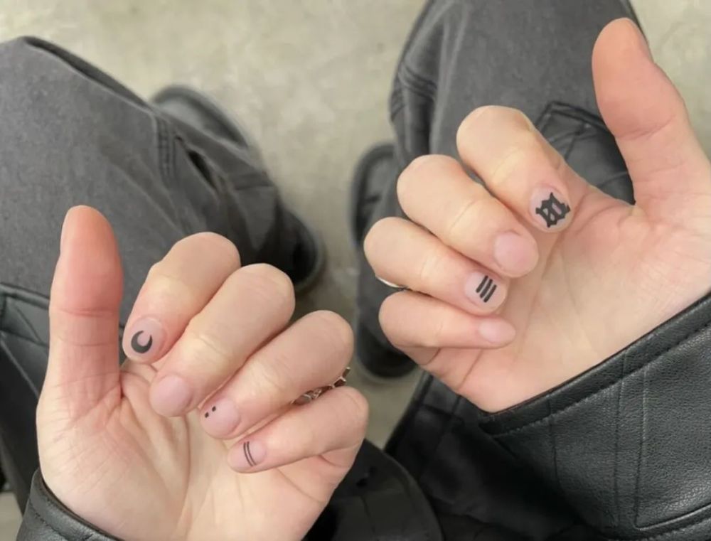 适合男生的美甲款式不娘不矫情反而个性十足的潮流范