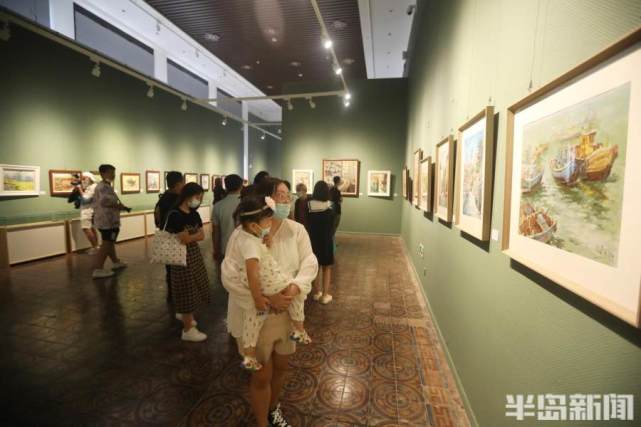 9月18日,由青岛六中主办的"传承——青岛六中教师卢军个人画展暨201